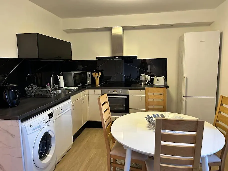Appartement 3 Chambres A Annecy Dans Maison Pour 2 A 8 Personnes