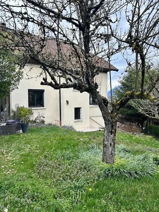 Appartement 3 Chambres A Annecy Dans Maison Pour 2 A 8 Personnes